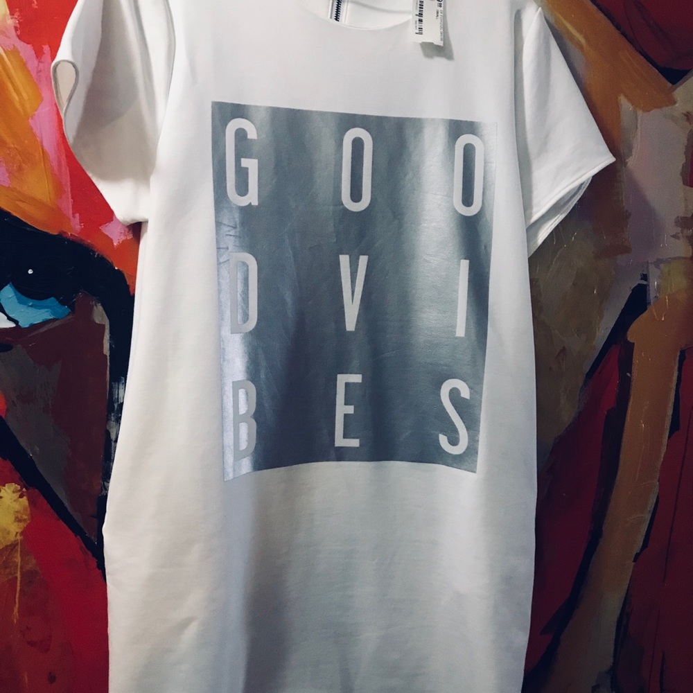 GOOD VIBES t-shirt dress w/ pockets.